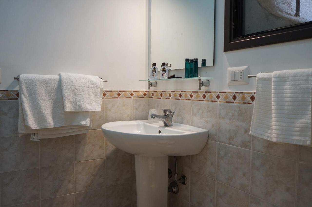 Premier One-Bedroom Apartment