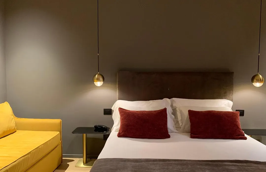 Re Sale Hotel-1