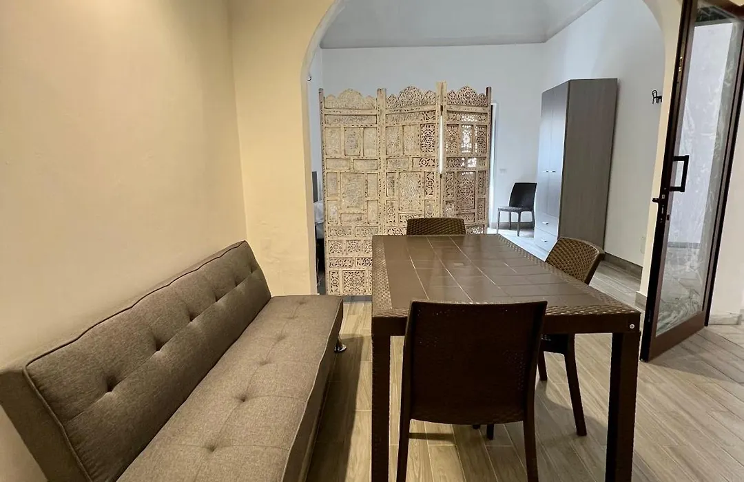Cortile Bassi 185-1