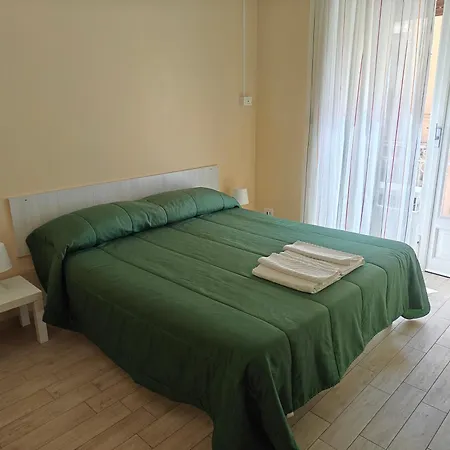 Barbara Rooms Sea 1-2