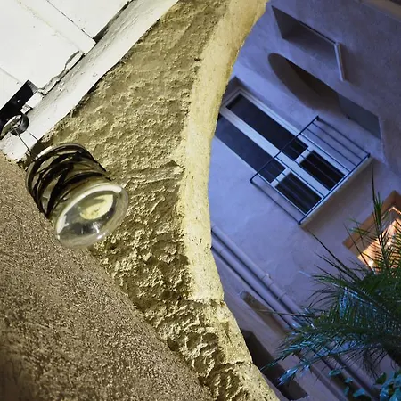 Secret B&B-3